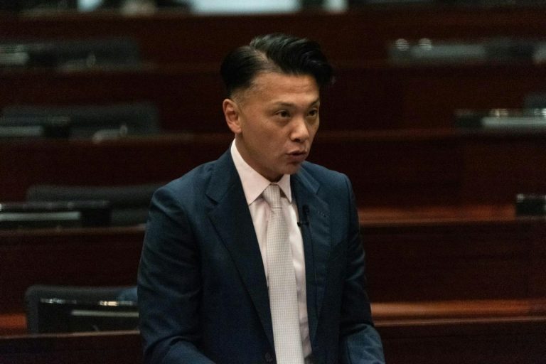 立法會辯論提升國際航運中心競爭力 陳祖恒籲善用港口網絡拓中轉優勢
