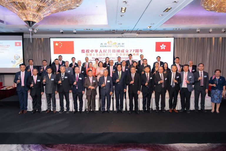 香港紡織商會第十五屆會董會、監事會就職 黃偉綸:政府續推紡織時裝業高端化智能化綠色化